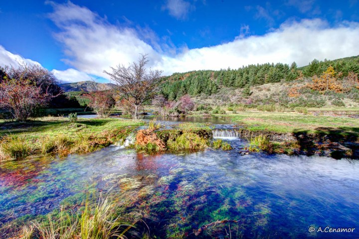mezcla de color en el río Lillas