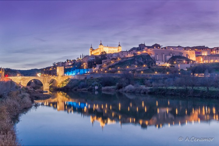 Alcantara bridge and Alcazar in blue hour